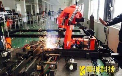 <b>焊接自動化技術進化史：從手工焊到激光-電弧復合焊接的工業躍遷</b>